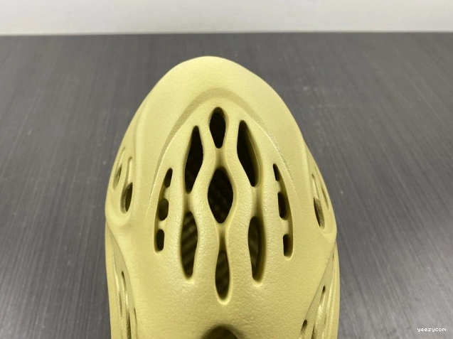Sulfur GV6775 RNNR Yeezy Adidas Foam 0825